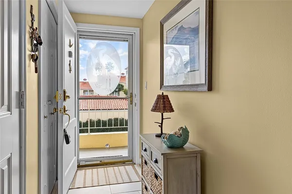 Property Slideshow image 2 of 36 | 5020 harmony cir 203, Vero Beach, FL, 32967