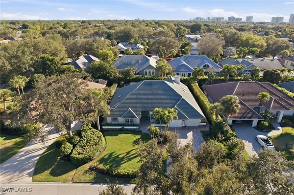 Property Slideshow image 2 of 36 | 716 pitch apple ln, Naples, FL, 34108