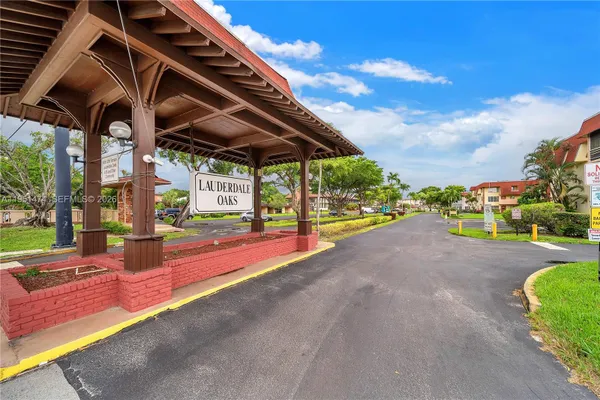 Property Slideshow image 2 of 31 | 3061 nw 47th ter 228b, Lauderdale Lakes, FL, 33313