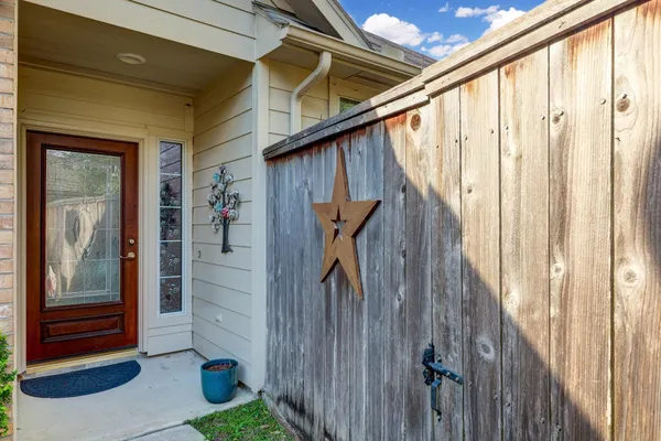 Property Slideshow image 3 of 22 | 1309 modena dr, Pearland, TX, 77581