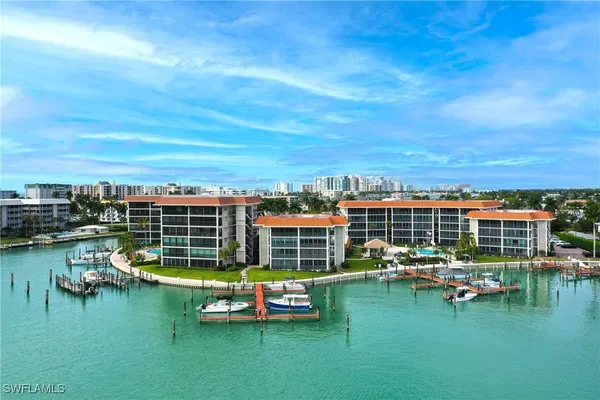 Property Slideshow image 2 of 33 | 222 harbour dr apt 218, Naples, FL, 34103