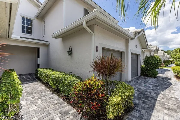 Property Slideshow image 2 of 50 | 8340 whisper trace way 205, Naples, FL, 34114