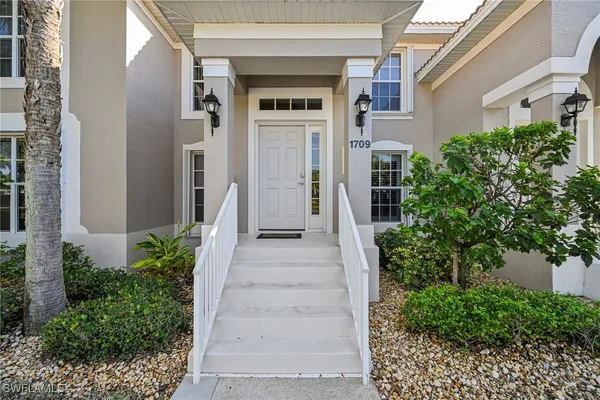 Property Slideshow image 2 of 45 | 10125 colonial country club blvd 1709, Fort Myers, FL, 33913