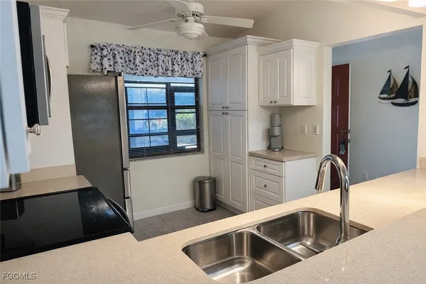 Property Slideshow image 3 of 25 | 11651 caraway ln 3162, Fort Myers, FL, 33908