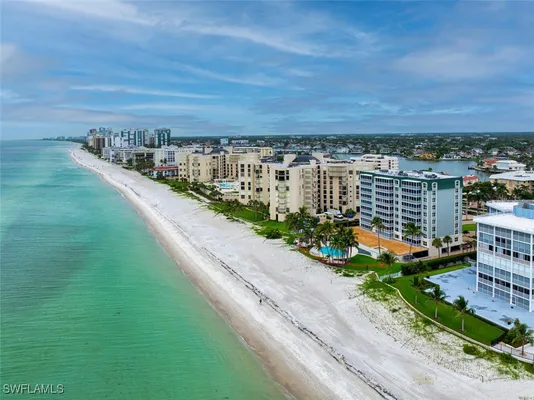 Property Slideshow image 2 of 21 | 3003 gulf shore blvd 404, Naples, FL, 34103