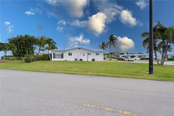 Property Slideshow image 3 of 18 | 131 nw 31st ct, Pompano Beach, FL, 33064