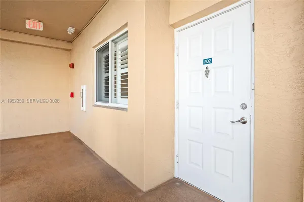 Property Slideshow image 2 of 26 | 7739 southampton ter 202, Tamarac, FL, 33321