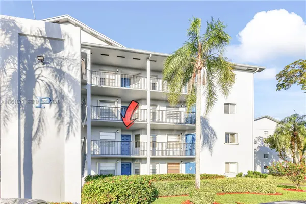 Property Slideshow image 3 of 31 | 650 sw 124th ter 214p, Pembroke Pines, FL, 33027