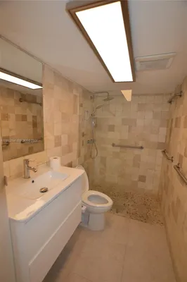 Property Slideshow image 3 of 6 | 425 se 11th ter 402, Dania Beach, FL, 33004