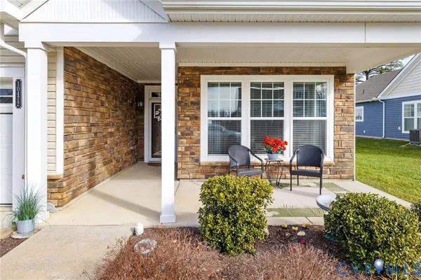 Property Slideshow image 3 of 30 | 10472 chickahominy falls ln, Glen Allen, VA, 23059