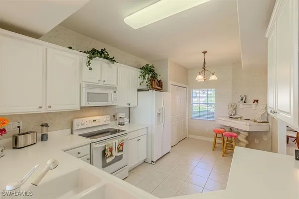 Property Slideshow image 2 of 26 | 9195 michael cir 1303, Naples, FL, 34113