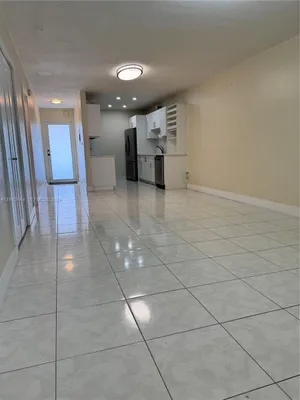 Property Slideshow image 2 of 25 | 300 ne 191st st apt 219, Miami, FL, 33179