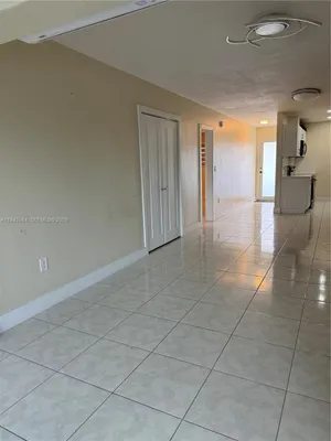 Property Slideshow image 3 of 25 | 300 ne 191st st apt 219, Miami, FL, 33179