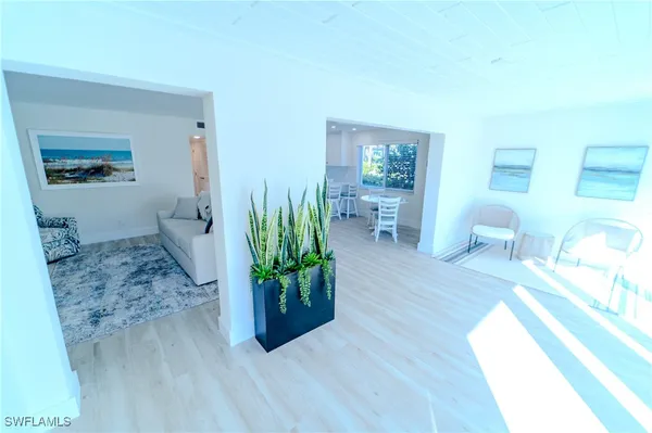 Property Slideshow image 2 of 22 | 354 harbour dr # 354, Naples, FL, 34103