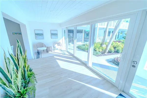 Property Slideshow image 3 of 22 | 354 harbour dr # 354, Naples, FL, 34103