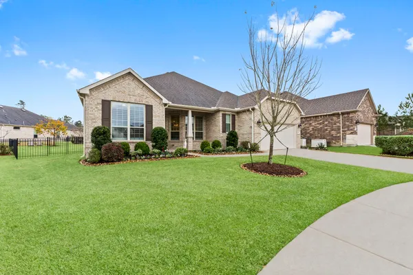 Property Slideshow image 2 of 47 | 205 friesian ln, Spring, TX, 77382