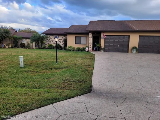Property Slideshow image 2 of 21 | 2422 hidden creek cir, Sebring, FL, 33870