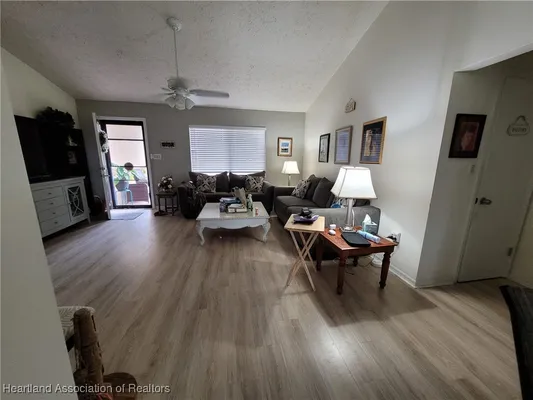 Property Slideshow image 3 of 17 | 2422 hidden creek cir, Sebring, FL, 33870