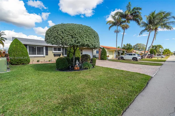 Property Slideshow image 3 of 40 | 4507 nw 46th st, Tamarac, FL, 33319