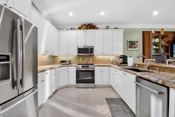Property Slideshow image 3 of 33 | 7615 tarpon cove cir, Lake Worth, FL, 33467