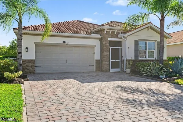 Property Slideshow image 3 of 42 | 15154 yellow wood dr, Alva, FL, 33920