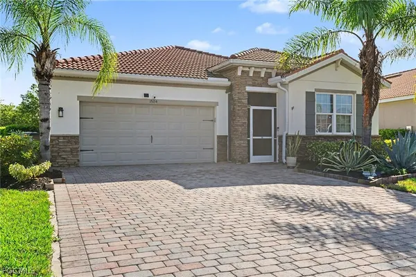 Property Slideshow image 3 of 42 | 15154 yellow wood dr, Alva, FL, 33920