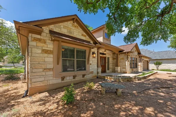 Property Slideshow image 2 of 40 | 1001 fort davis st, Georgetown, TX, 78633