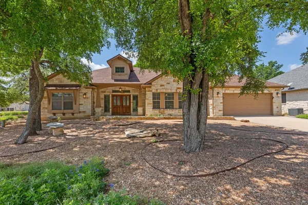 Property Slideshow image 3 of 40 | 1001 fort davis st, Georgetown, TX, 78633