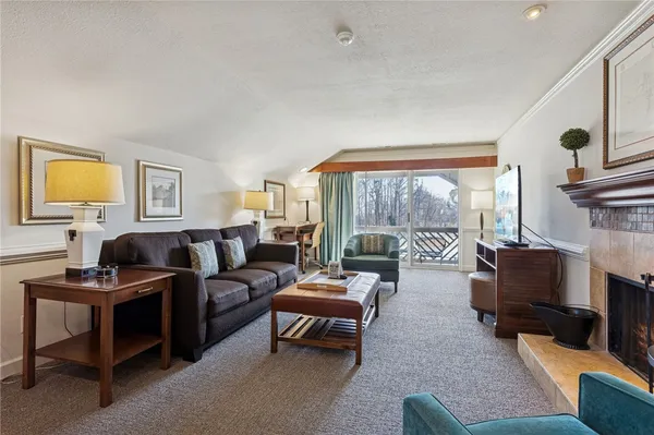 Property Slideshow image 3 of 25 | 237 padgetts ordinary, Williamsburg, VA, 23185