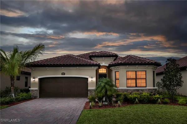 Property Slideshow image 2 of 28 | 28072 foxrock ct, Bonita Springs, FL, 34135