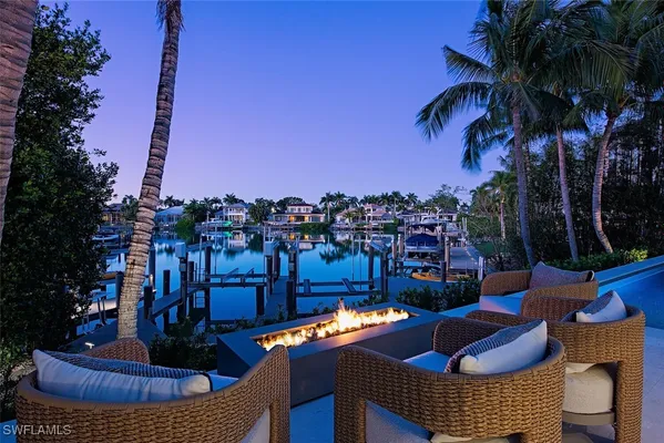 Property Slideshow image 2 of 50 | 275 spring line dr, Naples, FL, 34102