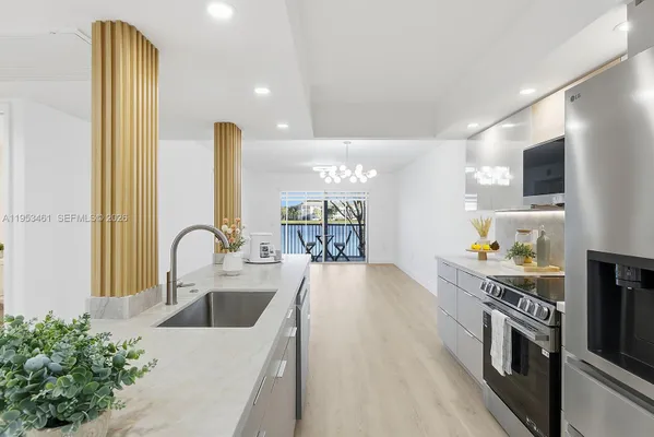 Property Slideshow image 2 of 50 | 571 sw 141st ave 204n, Pembroke Pines, FL, 33027