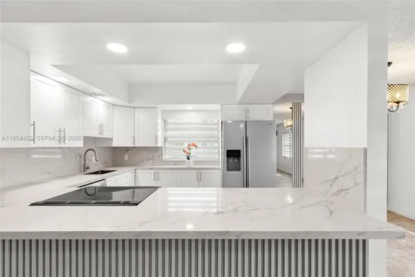 Property Slideshow image 3 of 17 | 850 sw 133rd ter 118b, Pembroke Pines, FL, 33027