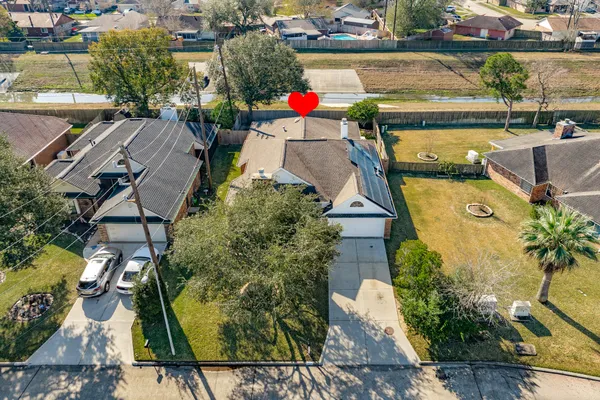 Property Slideshow image 2 of 50 | 2806 s peach hollow cir, Pearland, TX, 77584