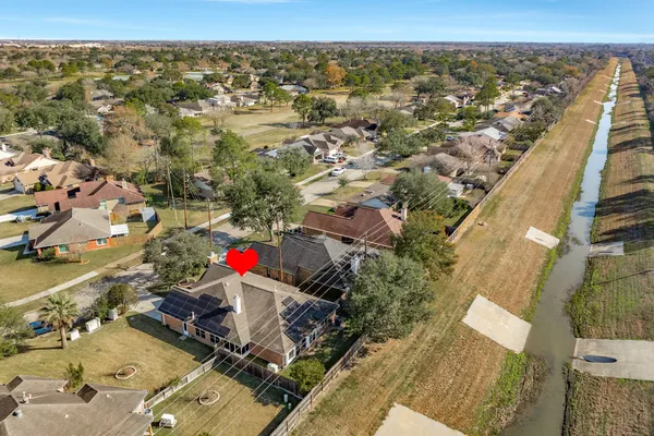 Property Slideshow image 3 of 50 | 2806 s peach hollow cir, Pearland, TX, 77584