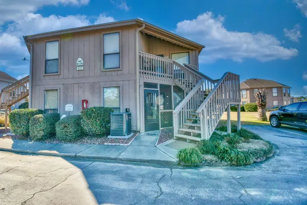 Property Slideshow image 3 of 22 | 422 tree top ct d, Myrtle Beach, SC, 29588