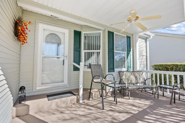 Property Slideshow image 2 of 40 | 141 lakeside crossing dr, Conway, SC, 29526