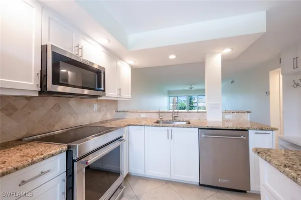 Property Slideshow image 3 of 26 | 3055 riviera dr apt 306, Naples, FL, 34103