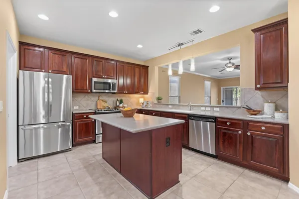 Property Slideshow image 3 of 34 | 300 cooper lake dr, Georgetown, TX, 78633