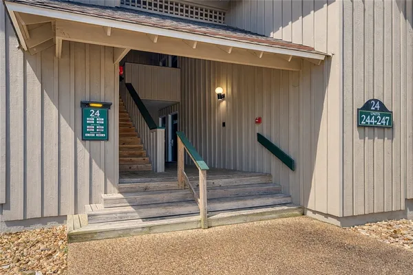 Property Slideshow image 3 of 35 | 244 padgetts ordinary, Williamsburg, VA, 23185