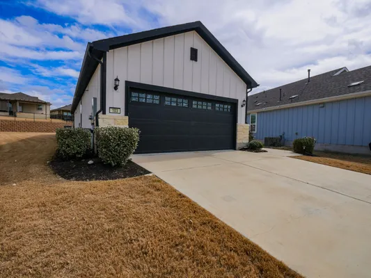 Property Slideshow image 3 of 34 | 103 kitty hawk rd, Georgetown, TX, 78633