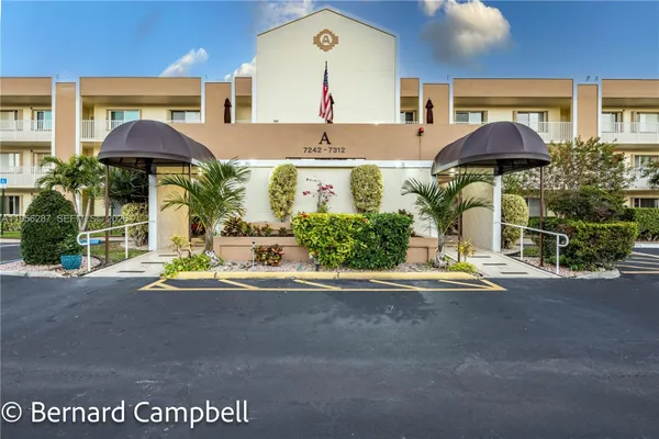Property Slideshow image 2 of 45 | 7264 s devon dr 112, Tamarac, FL, 33321