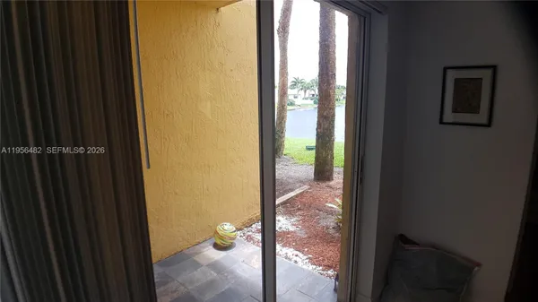 Property Slideshow image 2 of 20 | 7640 westwood dr 403, Tamarac, FL, 33321