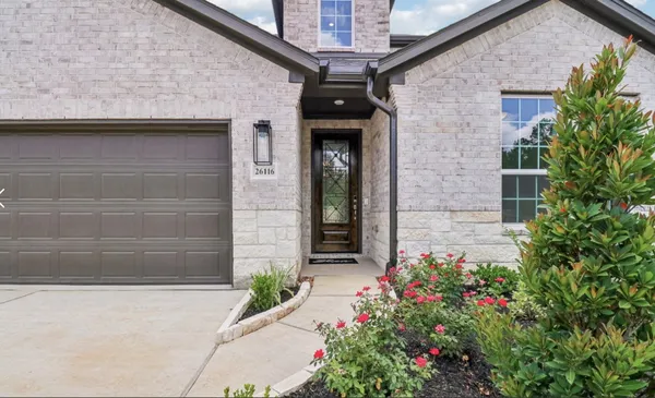 Property Slideshow image 3 of 19 | 26116 treetop terrace ln, Montgomery, TX, 77316
