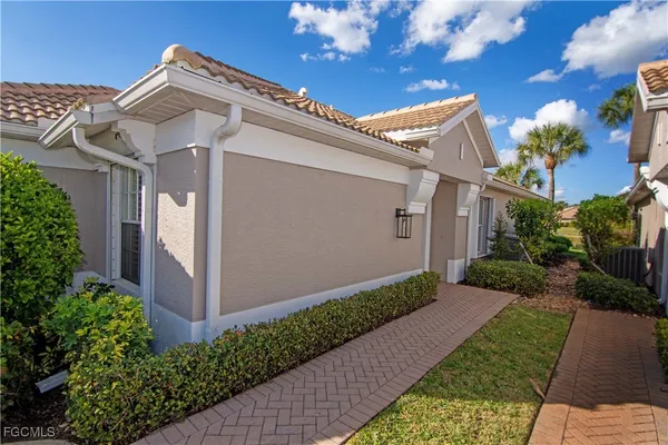 Property Slideshow image 3 of 31 | 10023 horse creek rd, Fort Myers, FL, 33913