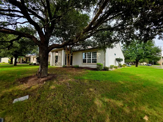 Property Slideshow image 3 of 21 | 201 yosemite rd, Georgetown, TX, 78633