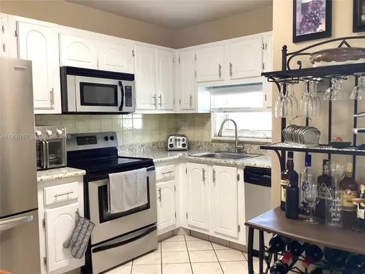 Property Slideshow image 3 of 43 | 361 s hollybrook dr 305, Pembroke Pines, FL, 33025