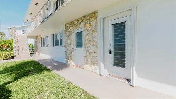 Property Slideshow image 3 of 48 | 301 s golf blvd 172, Pompano Beach, FL, 33064