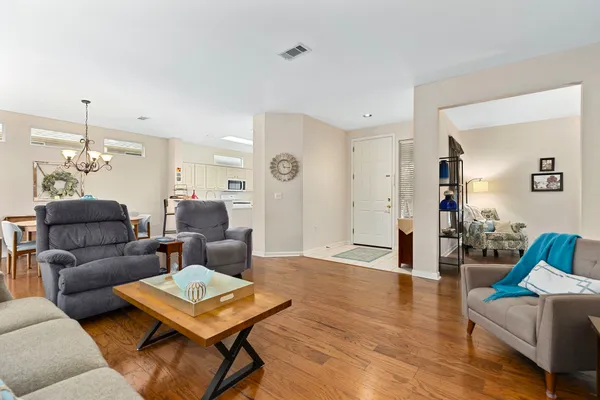 Property Slideshow image 3 of 20 | 216 whispering wind dr, Georgetown, TX, 78633