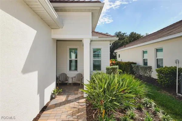 Property Slideshow image 3 of 44 | 3050 heritage pines dr, Fort Myers, FL, 33905